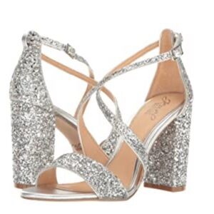 Jewel Badgley Mischka Cook Metallic Glitter Evening Shoe in Silver. Size 8.